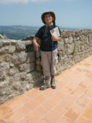 Marie Chantal sur les hauteurs de Quéribus